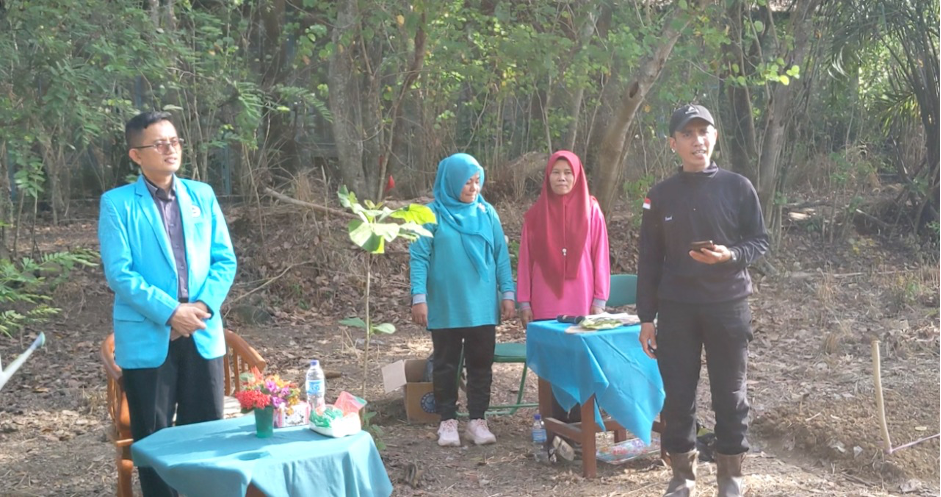 Gb. Haryanto Mardhoni, S.Mn., MP memimpin prosesi “Gedrug Bumi”.