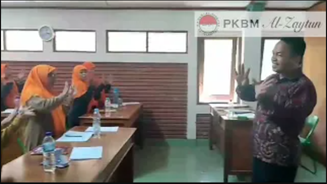 Kegiatan belajar dan mengajar di PKBM Al Zaytun