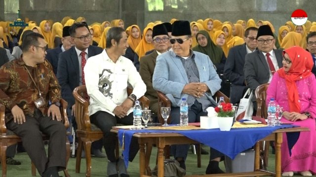 1 HIDUP BERNEGARA HUKUM- IRONI NEGARA HUKUM DAN REFLEKSI KRITIS ATAS PERJALANAN BANGSA INDONESIA