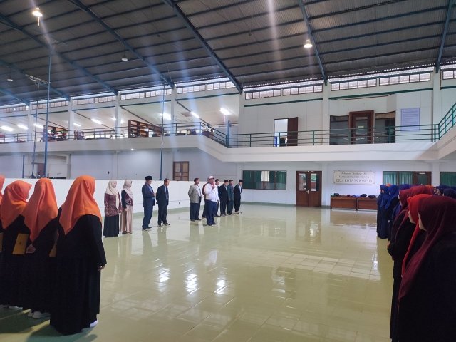Belajar dari keteguhan Ibu ibu Warga Belajar PKBM Al Zaytun
