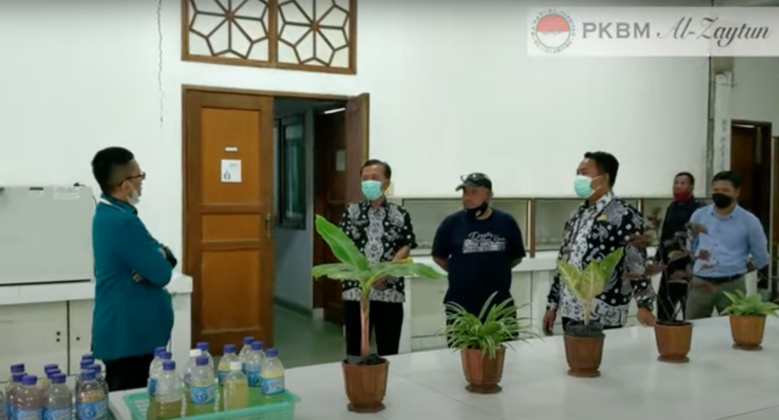 Kunjungan Camat Gantar ke Tempat Kegiatan Praktikum Pertanian PKBM Al Zaytun