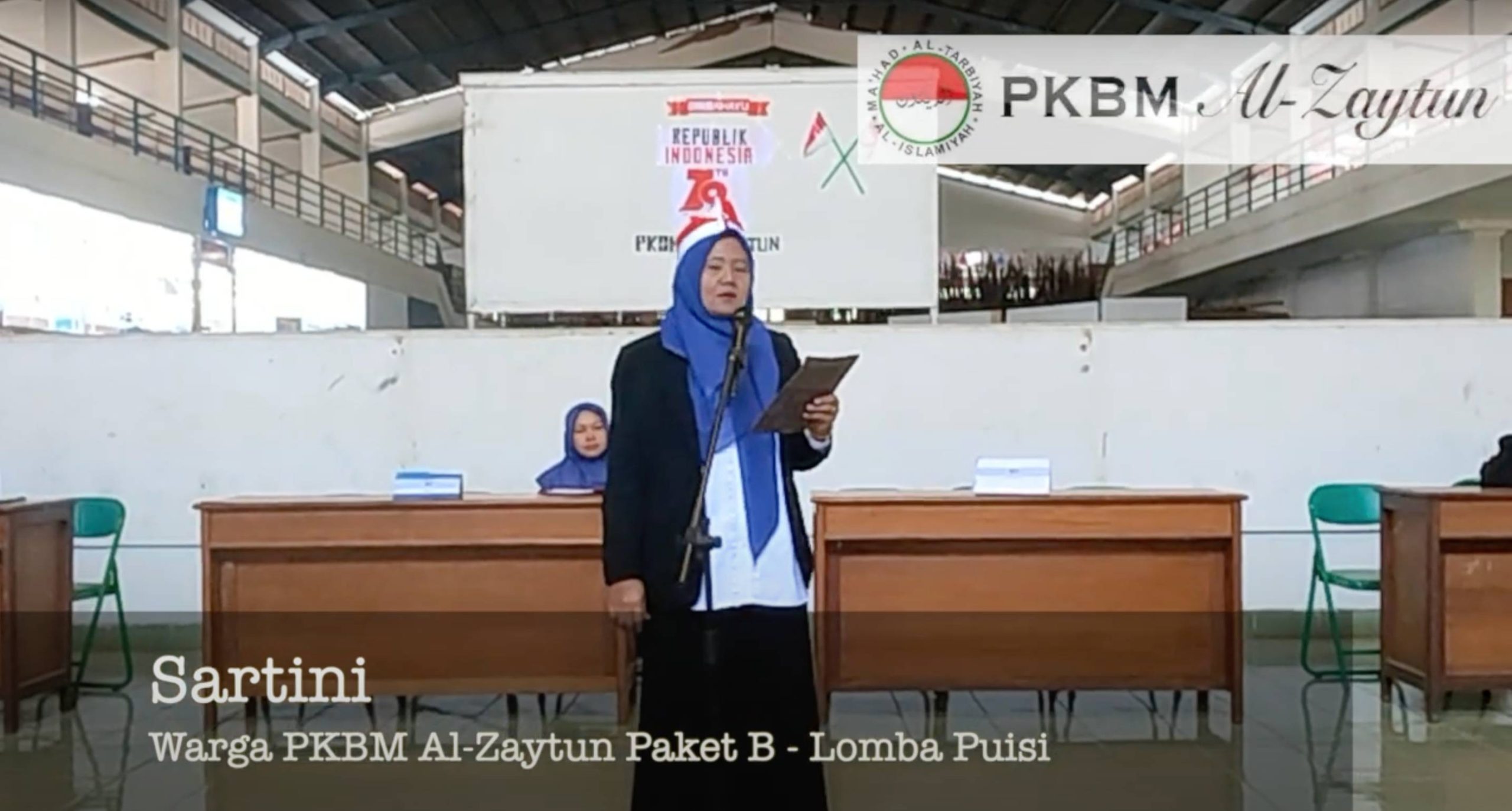 Lomba puisi oleh warga belajar PKBM Al Zaytun – Sartini