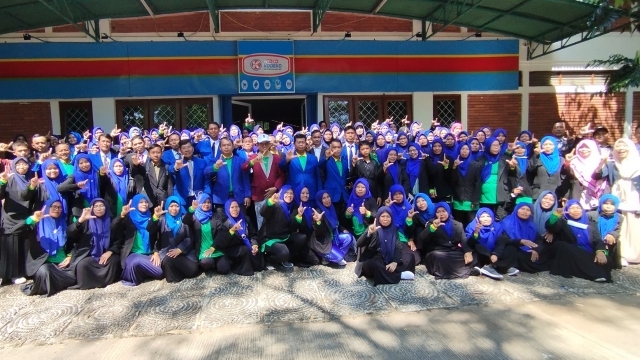 Di Balik Euphoria Ijazah Kesetaraan: Kisah PKBM Al-Zaytun Meneguhkan Pendidikan dengan Hati Nurani