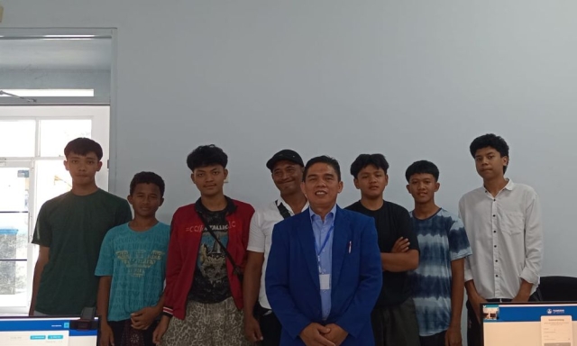 Tutor PKBM Al Zaytun Menyapa Sandrem: Mengawal Ujian Membangkitkan Harapan 